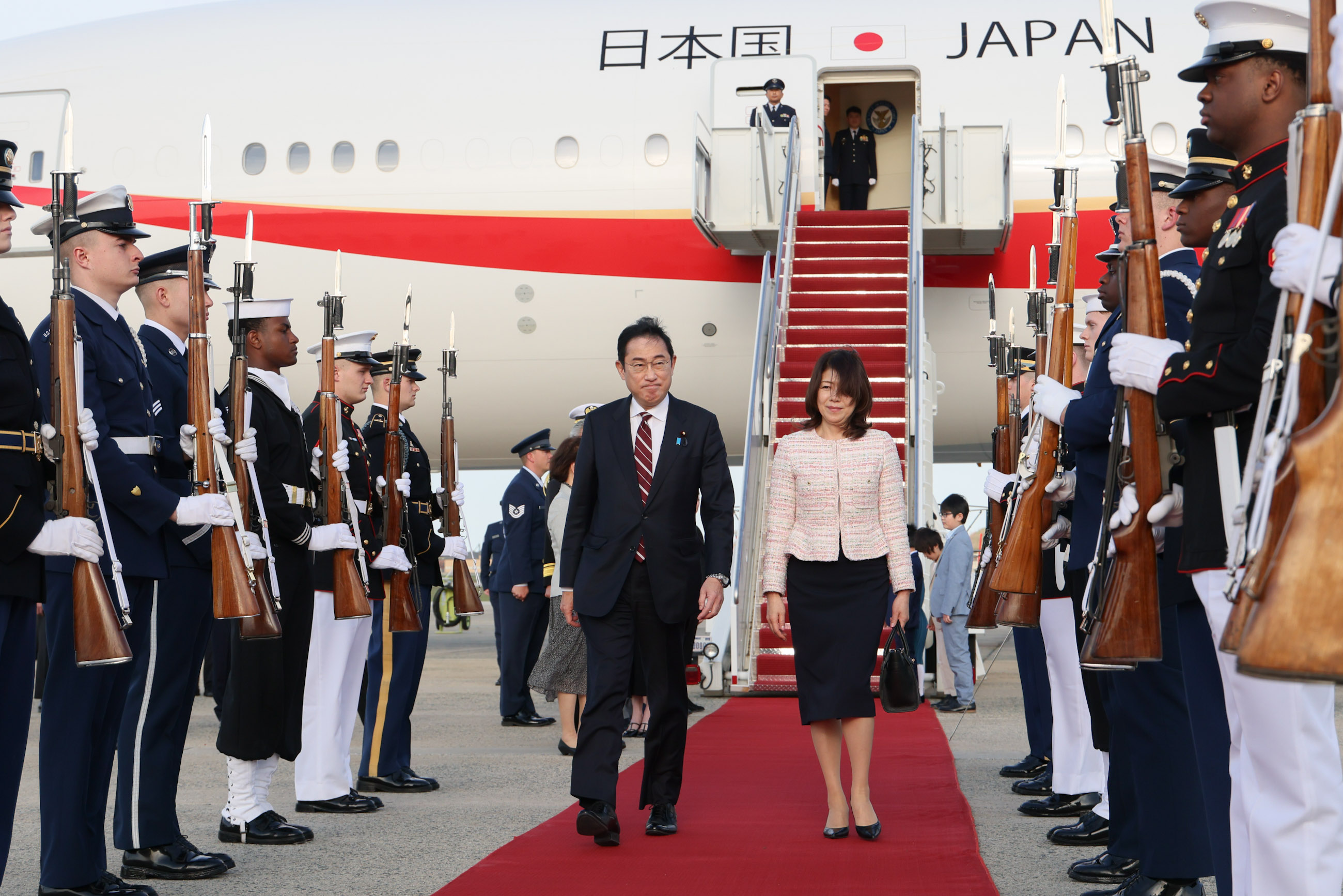 Prime Minister Kishida arriving in the United States (3)