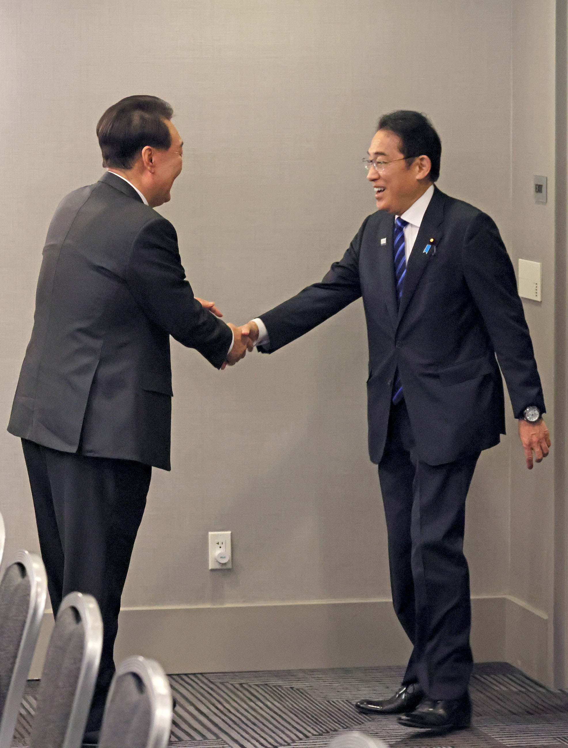 Japan-ROK Summit Meeting (1)